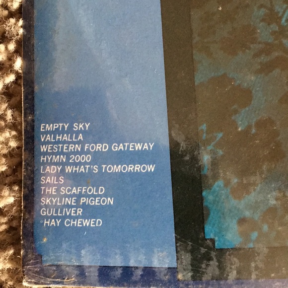 New in case Vintage Elton John Empty Sky Vinyl Album MCA-2130 - Picture 4 of 7